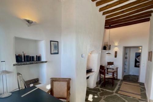 AA217642-8551-4419-9393-62933AA6A10E_1_105_c